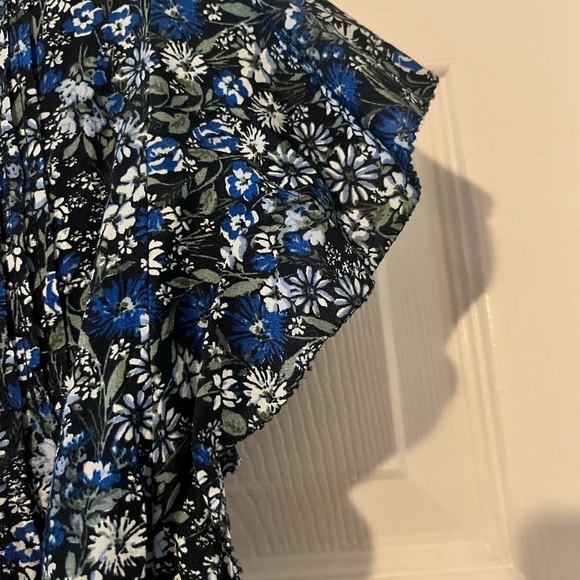Lucky Brand Floral Flutter Short Sleeve Cotton Blend Blouse - M - Picture 5 of 8